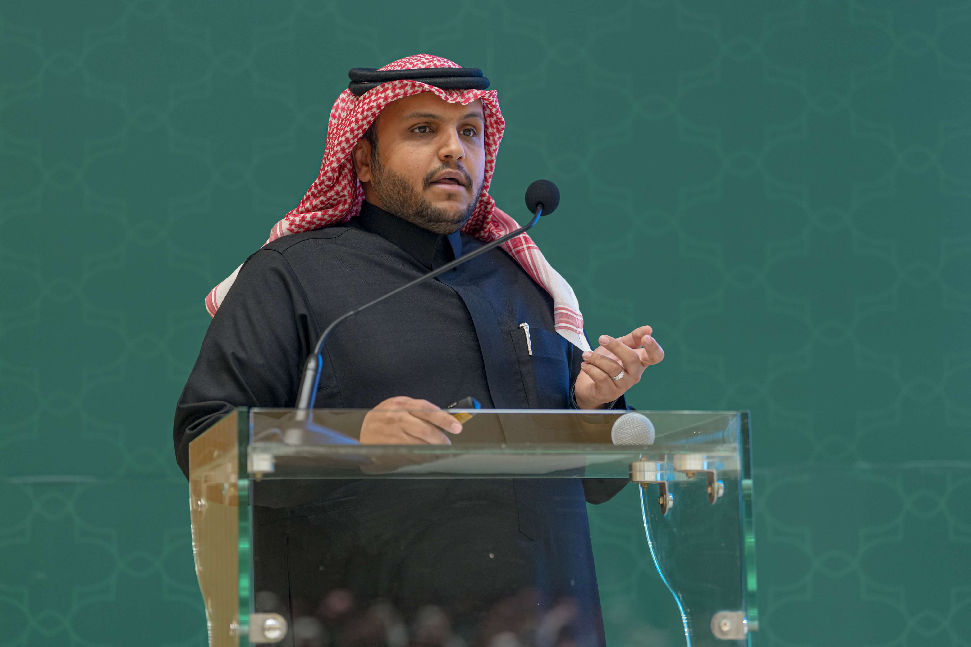 عقد اللقاء التعريفي لطلبة الدراسات العليا المستجدين 1446ه