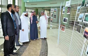 الجامعة تقيم معرضاً فنياً للتصوير الفوتوغرافي 