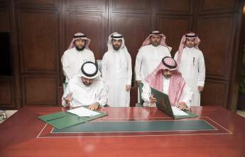 بتكلفة بلغت 29 مليون و600 ألف ريال مدير جامعة الأمير سطام بن عبدالعزيز يوقع عقد الحراسات الأمنية