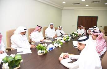 معالي مدير جامعة الأمير سطام بن عبدالعزيز يجتمع بعمداء كليات وكالة الفروع