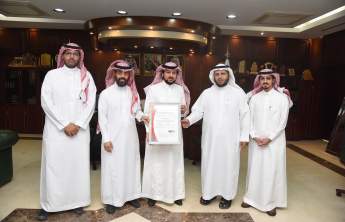 Rector receives a copy of the ISO certificate for business continuity 22301