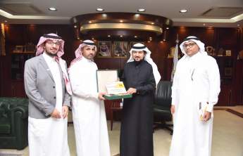 Rector Receives the Annual Report of the College of Sciences and Humanities at Al-Kharj