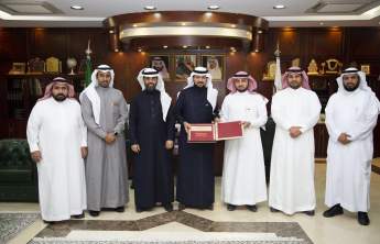 Rector Receives the Achievement Report of Community Services and Continuous Learning Deanship