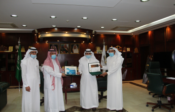 Rector Receives the Annual Report of the Applied Medical Science College for the Academic Year 1440-1441 AH