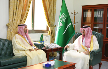 The President of the University Meets with the Governors of Hotat Bani Tamim and Al-Aflaj