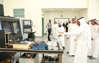 University President Visits the Research and Development Center