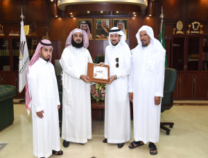 Rector Receives the Annual Report of Deanship of Faculty Members and Staff Affairs